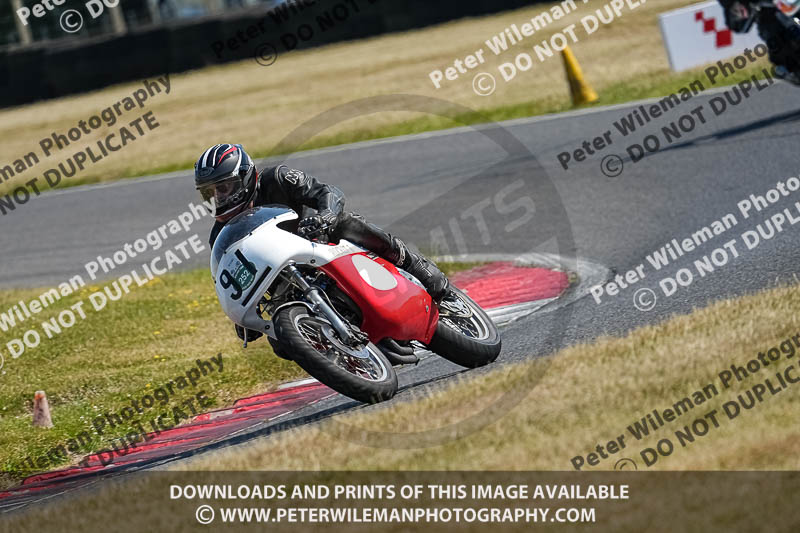 cadwell park;cadwell park photographs;cadwell trackday photographs;enduro digital images;event digital images;eventdigitalimages;peter wileman photography;racing digital images;trackday digital images;trackday photos